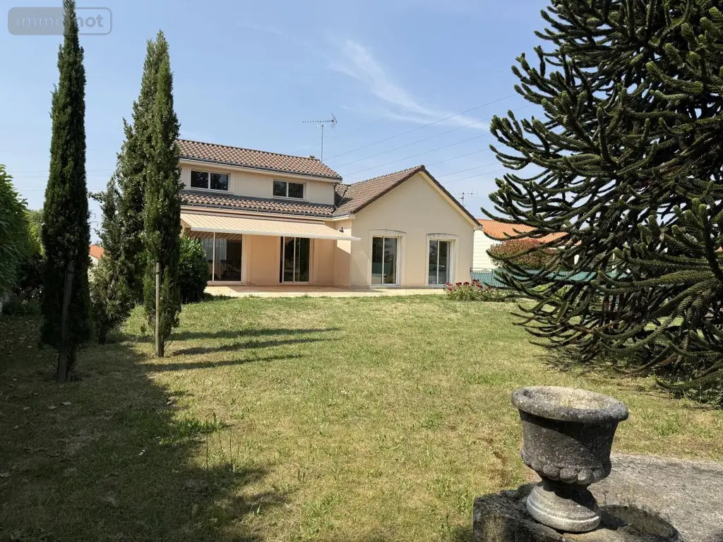 Maison a vendre Cholet 49300 Maine-et-Loire 49 192 m2 9 pièces 354160 euros 49058-1500 003