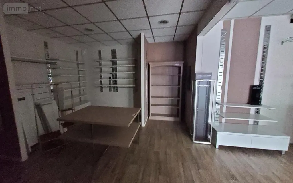 Location fonds et murs commerciaux Carhaix-Plouguer 29270 Finistère 29 70 m2 600 euros 29066-L60 005