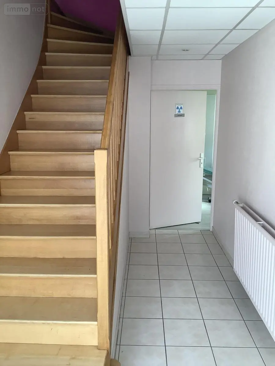 Fonds et murs commerciaux a vendre Trélazé 49800 Maine-et-Loire 49 129 m2 256760 euros 49013-2052 005