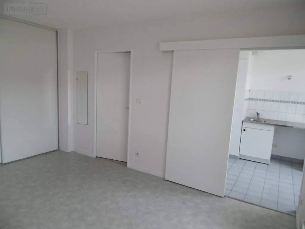Location appartement Reims 51100 Marne 51 26 m2 1 pièce 440 euros 51082-L695 005