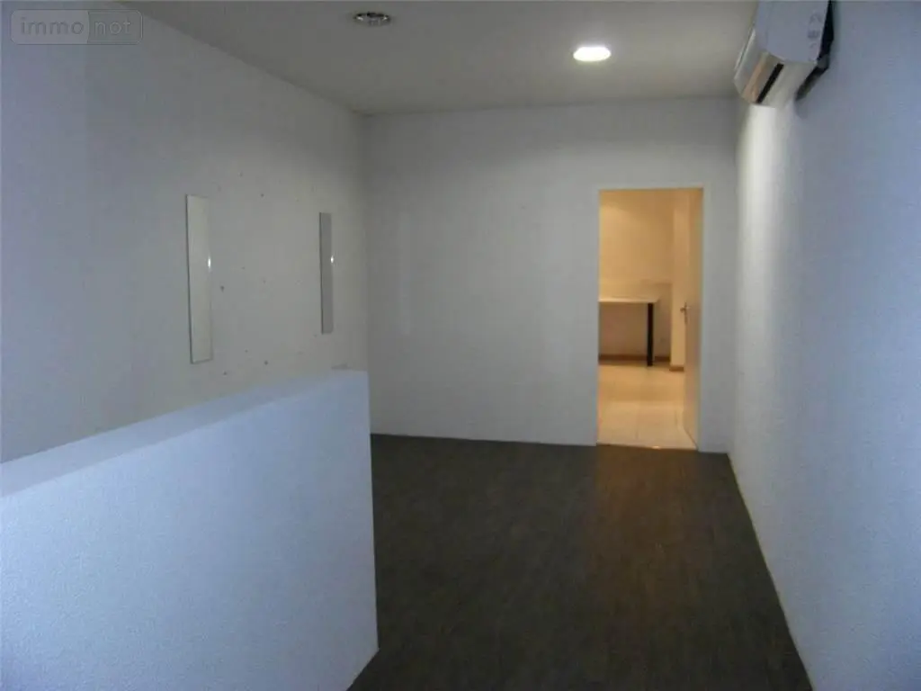 Location fonds et murs commerciaux Dole 39100 Jura 39 104 m2 900 euros 39033-L608 003