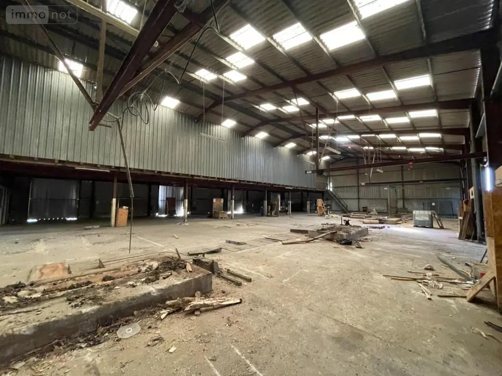 Fonds et murs commerciaux a vendre Saint-Jean-de-Liversay 17170 Charente-Maritime 17 4000 m2 3090000 euros 17015-504 004