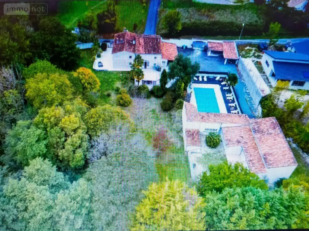 Maison a vendre Saintes 17100 Charente-Maritime 17 405 m2 11 pièces 475000 euros 17111-738 039