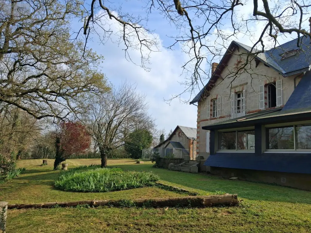 Maison a vendre Montrevault-sur-Èvre 49600 Maine-et-Loire 49 250 m2 9 pièces 354900 euros 49055-89 001