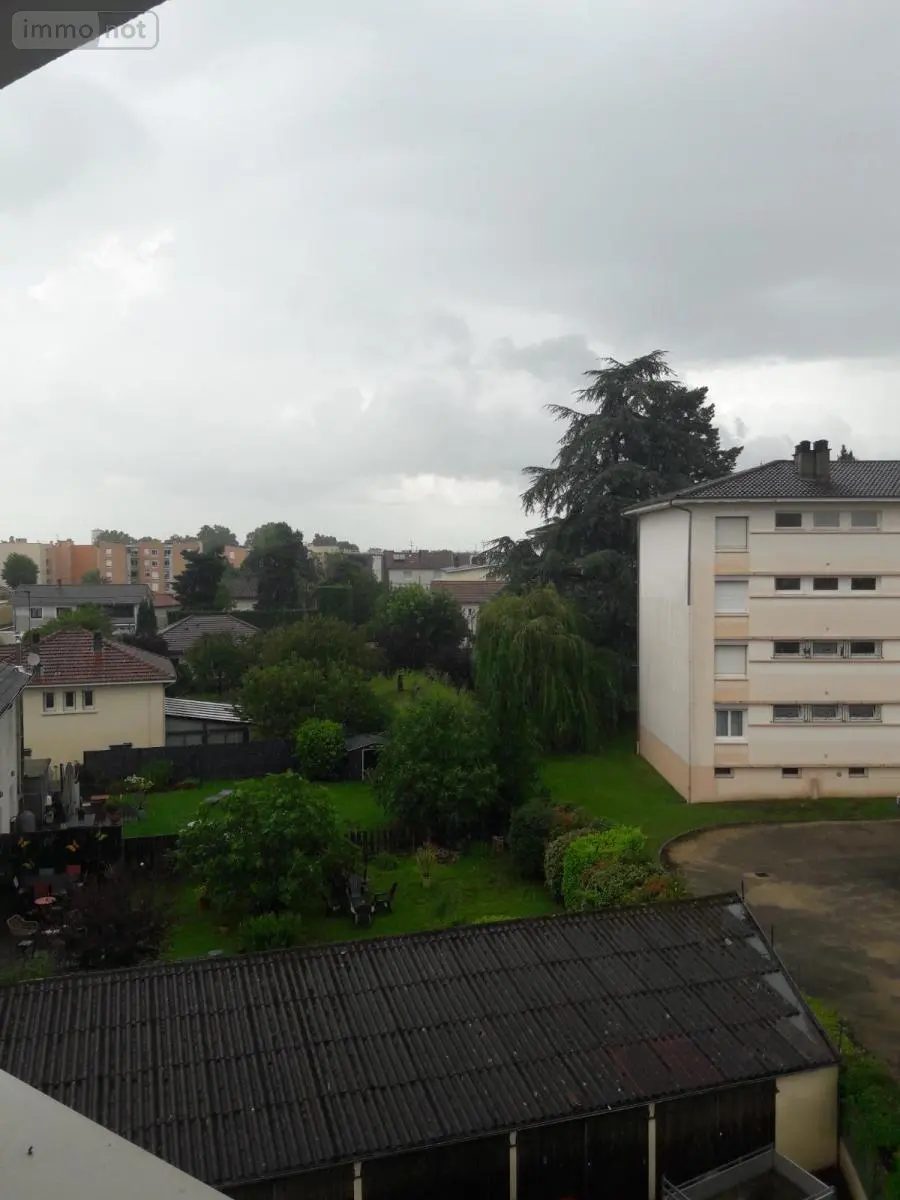 Location appartement Bourg-en-Bresse 01000 Ain 01 19 m2 1 pièce 425 euros 01083-L179 002