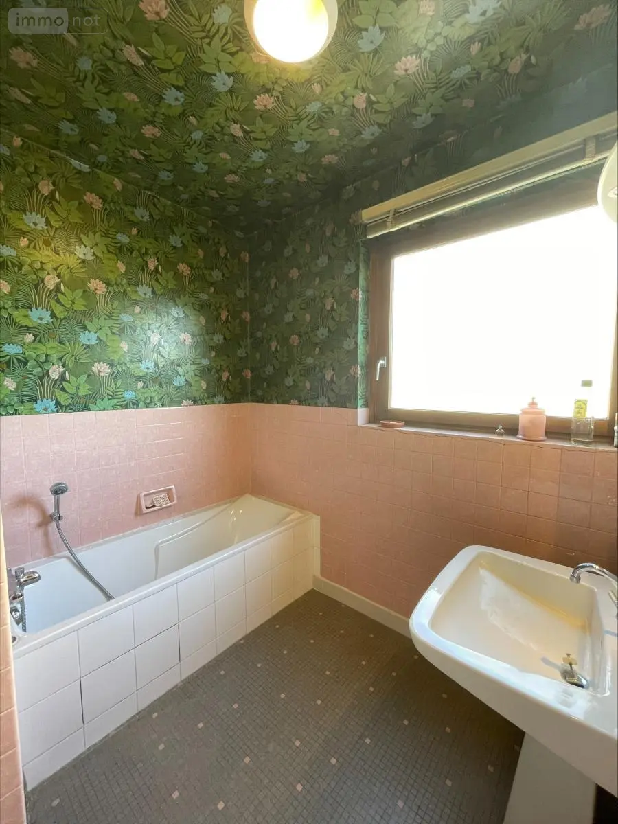 Appartement a vendre Bourg-en-Bresse 01000 Ain 01 128 m2 5 pièces 165000 euros 01083-1978 017