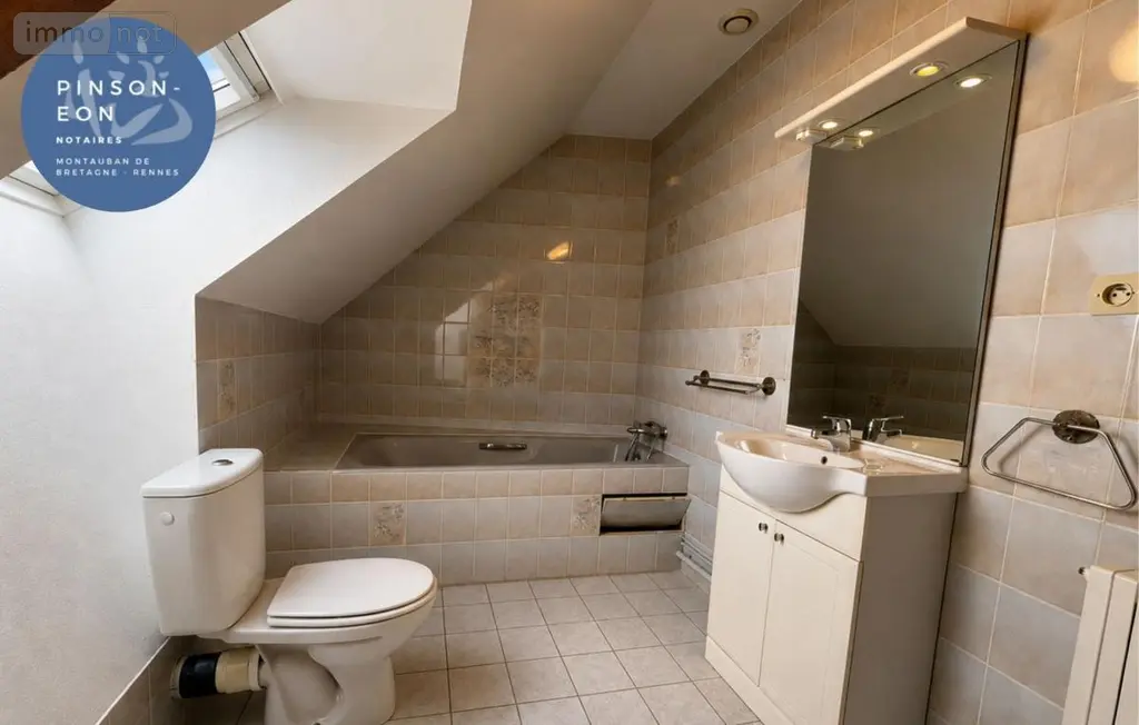 Immeuble de rapport a vendre Montauban-de-Bretagne 35360 Ille-et-Vilaine 35 250 m2 369920 euros 35056-1700 004
