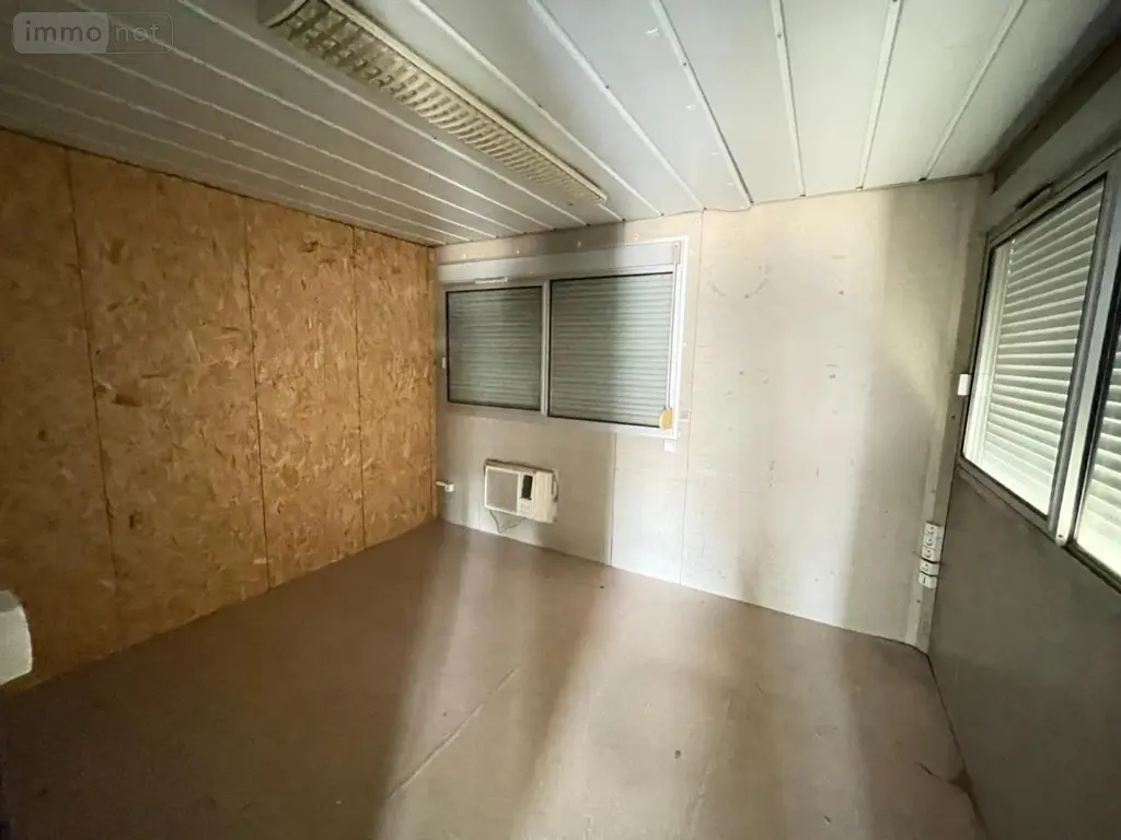 Fonds et murs commerciaux a vendre Saint-Jean-de-Liversay 17170 Charente-Maritime 17 4000 m2 3090000 euros 17015-504 011
