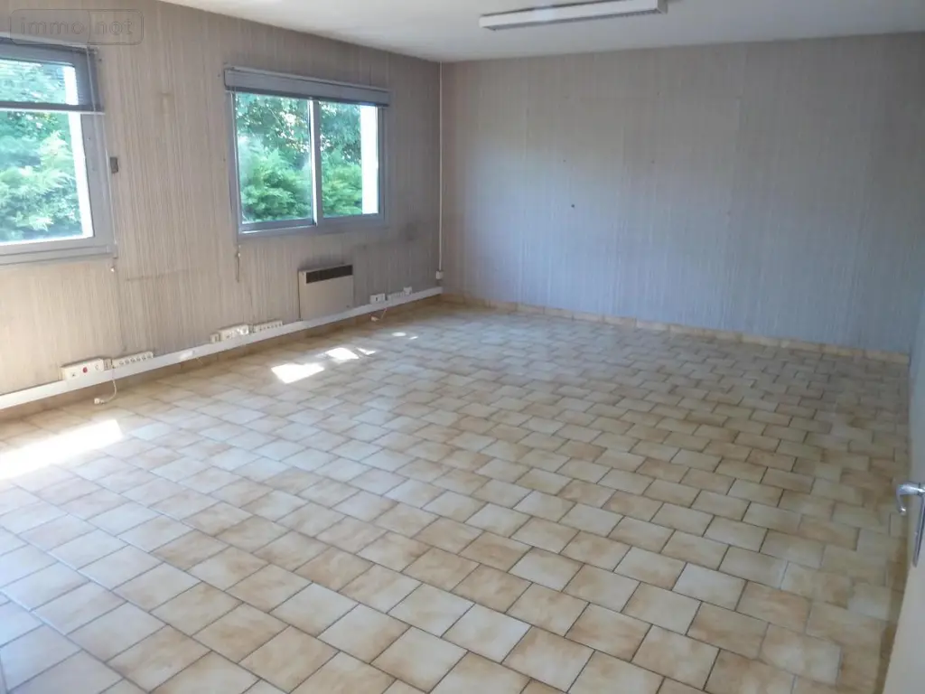 Location fonds et murs commerciaux Féchain 59247 Nord 59 1900 m2 25 pièces 4000 euros 59083-L1683 020