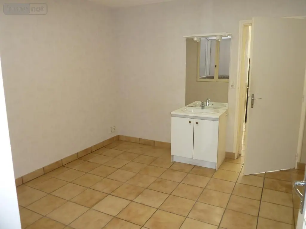Location fonds et murs commerciaux Cambrai 59400 Nord 59 63 m2 3 pièces 579 euros 59083-L1701 004