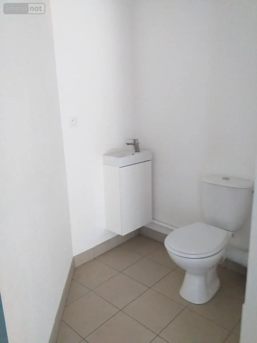 Fonds et murs commerciaux a vendre Vannes 56000 Morbihan 56 267 m2 670872 euros 56005-902 022