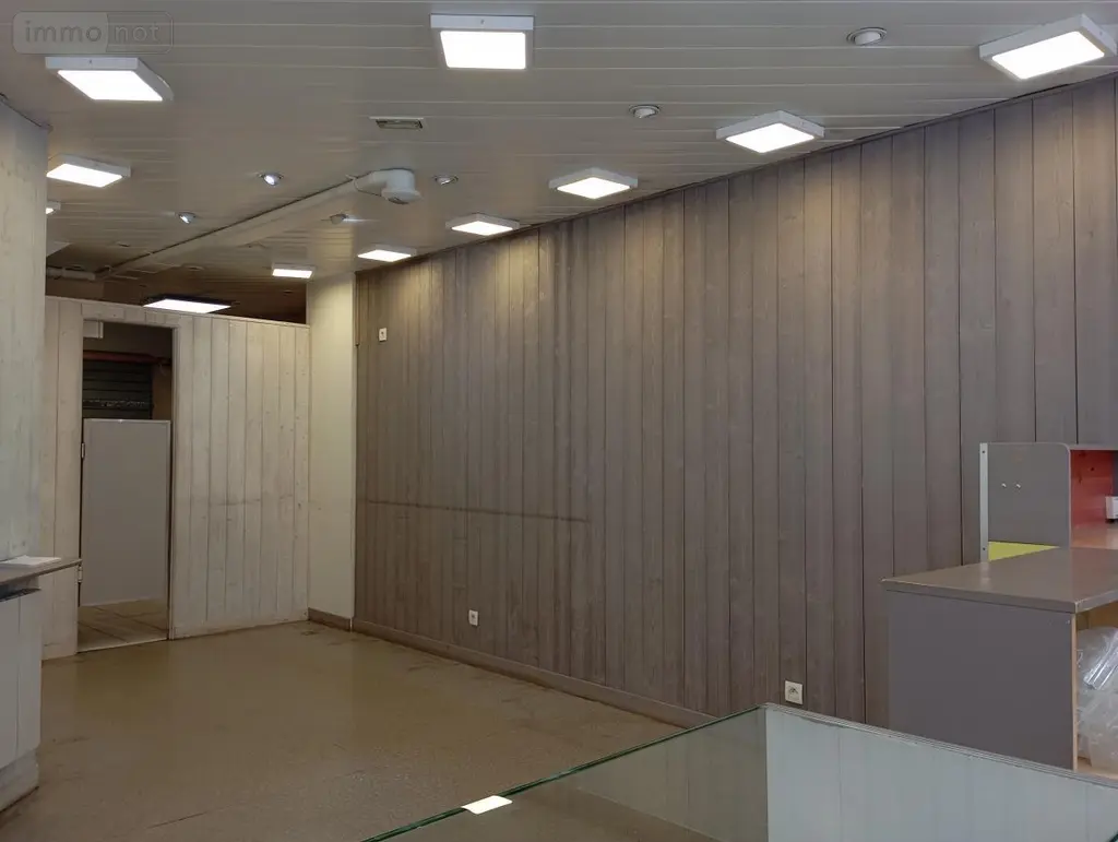 Location fonds et murs commerciaux Bourg-en-Bresse 01000 Ain 01 58 m2 741 euros 01083-L154 007