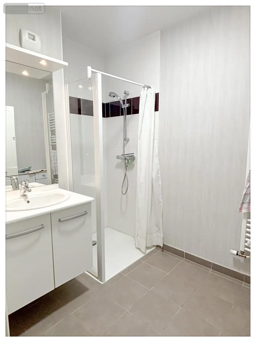 Appartement a vendre Avrillé 49240 Maine-et-Loire 49 70 m2 3 pièces 250272 euros 49014-1833 005