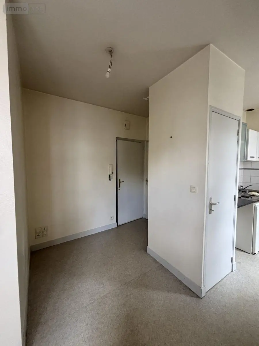 Location appartement Rennes 35000 Ille-et-Vilaine 35 24 m2 1 pièce 420 euros 35018-L1311 005