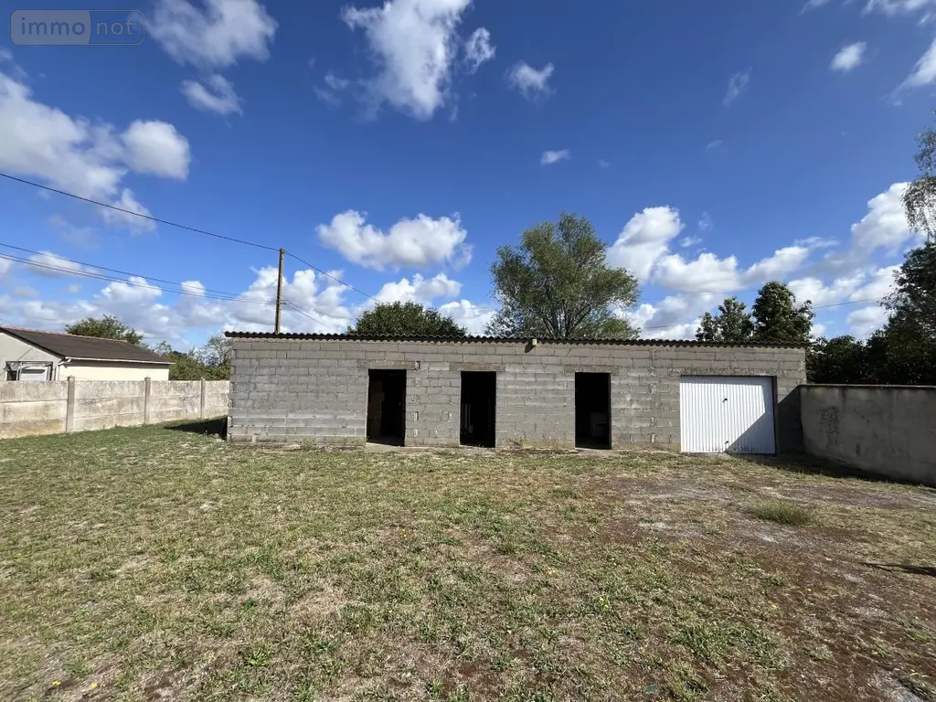 Fonds et murs commerciaux a vendre Saint-Germain-des-Prés 49170 Maine-et-Loire 49 320 m2 276672 euros 49019-3575 007