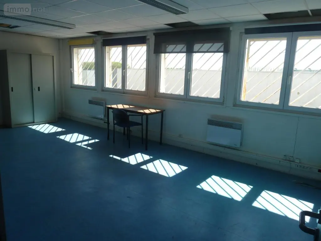 Location fonds et murs commerciaux Cambrai 59400 Nord 59 232 m2 5 pièces 2170 euros 59083-L1710 007