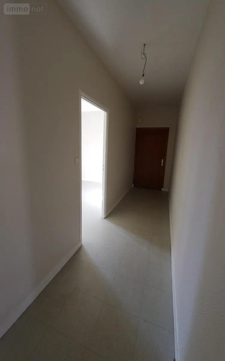 Appartement a vendre Carhaix-Plouguer 29270 Finistère 29 66 m2 3 pièces 94500 euros 29066-3853 005