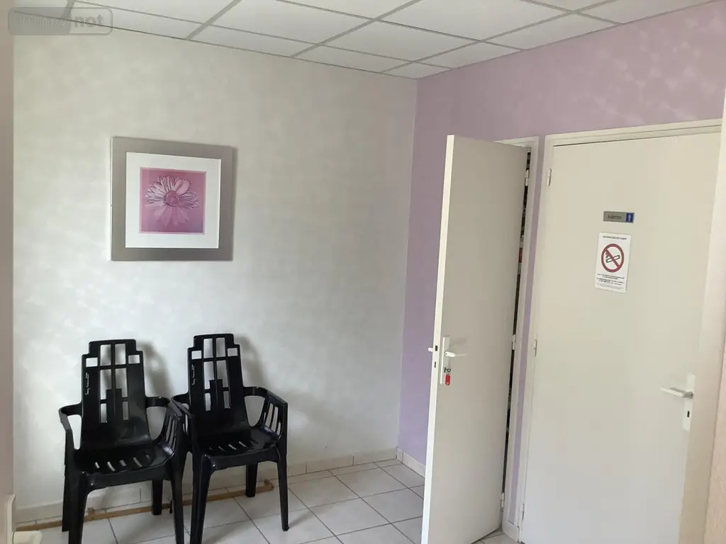 Fonds et murs commerciaux a vendre Trélazé 49800 Maine-et-Loire 49 129 m2 256760 euros 49013-2052 003