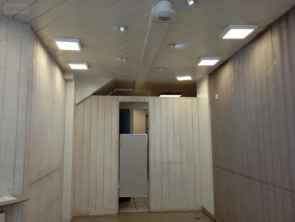 Location fonds et murs commerciaux Bourg-en-Bresse 01000 Ain 01 58 m2 741 euros 01083-L154 003