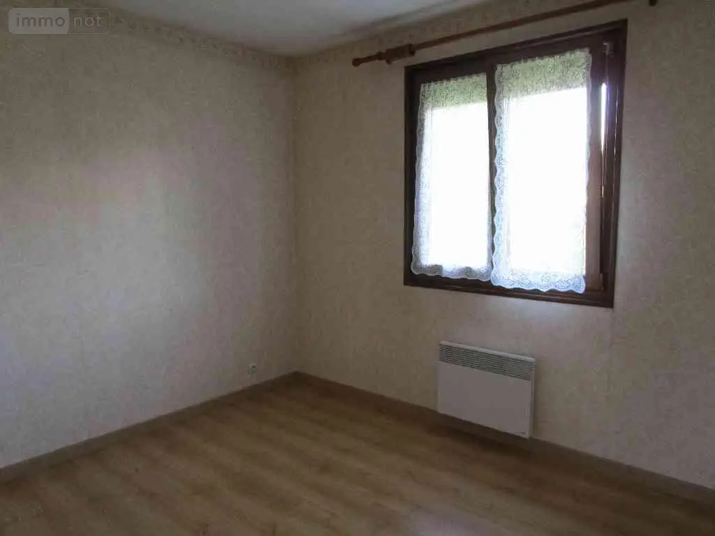 Location maison Châlons-en-Champagne 51000 Marne 51 95 m2 6 pièces 927 euros 51084-L557 005