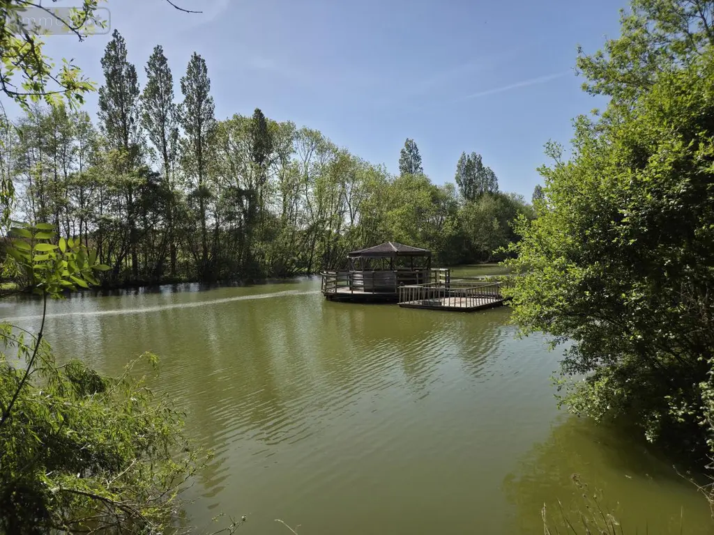 Terrains de loisirs bois etangs a vendre La Roche-Neuville 53200 Mayenne 53 95700 euros 53073-1758 011