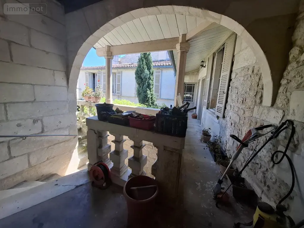 Maison a vendre Saintes 17100 Charente-Maritime 17 350 m2 13 pièces 988000 euros 17111-674 058
