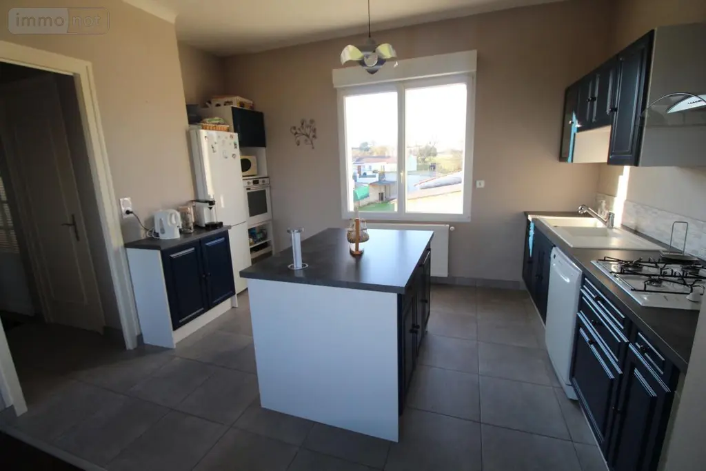 Maison a vendre Saintes 17100 Charente-Maritime 17 135 m2 6 pièces 344000 euros 17111-631 012