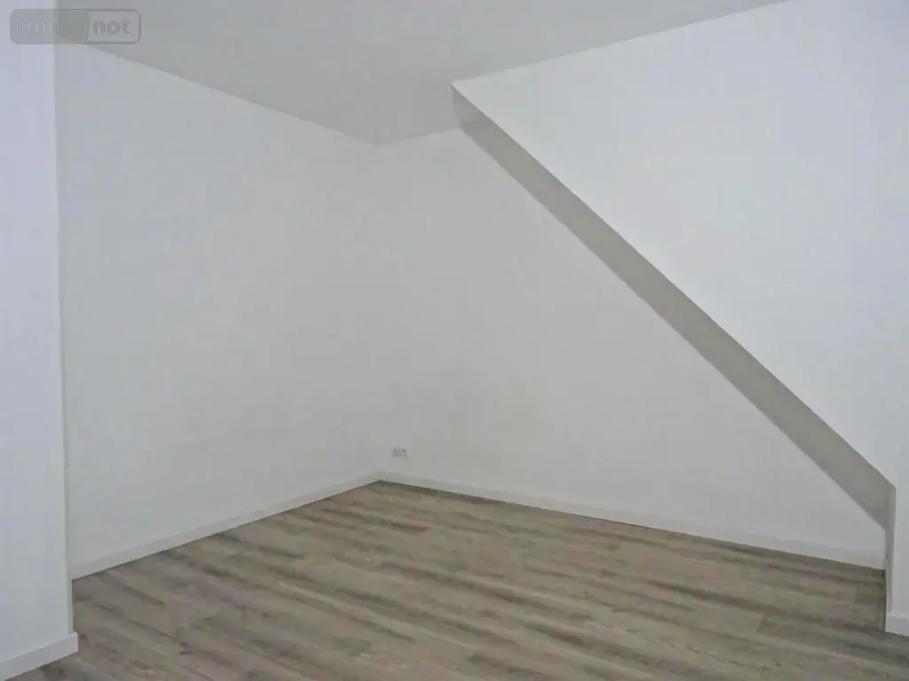 Location appartement Reims 51100 Marne 51 19 m2 1 pièce 360 euros 51082-L996 007