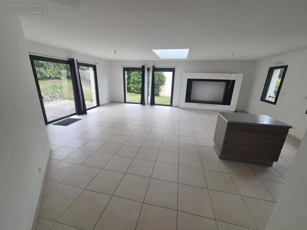 Location maison Saint-Fuscien 80680 Somme 80 111 m2 1835 euros 80011-L1140 002