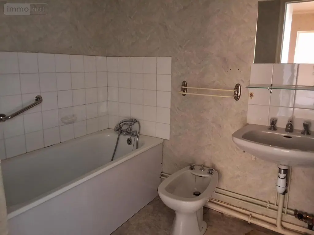 Appartement a vendre Angers 49000 Maine-et-Loire 49 49 m2 2 pièces 141750 euros 49004-1613 008