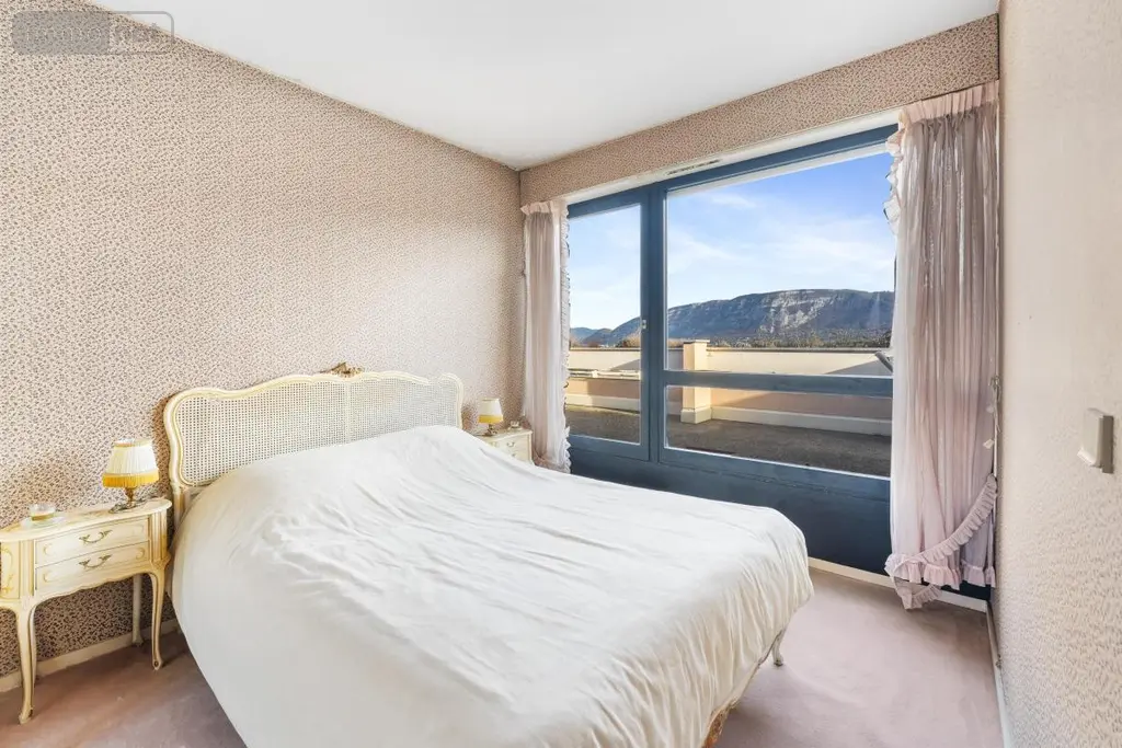 Appartement a vendre Saint-Julien-en-Genevois 74160 Haute-Savoie 74 158 m2 7 pièces 695000 euros 01047-823 006