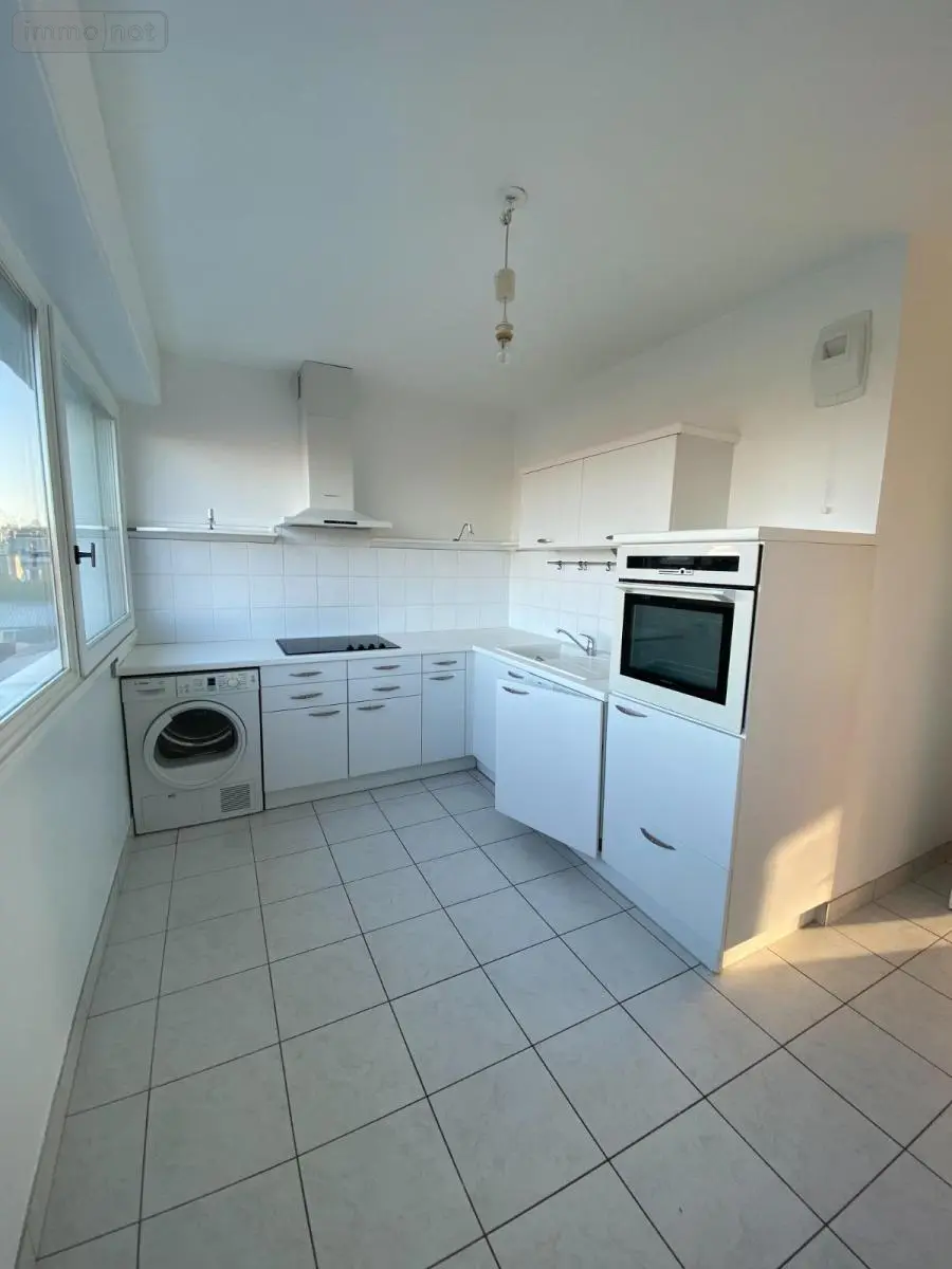 Location appartement Laval 53000 Mayenne 53 81 m2 3 pièces 830 euros 53032-L360 003