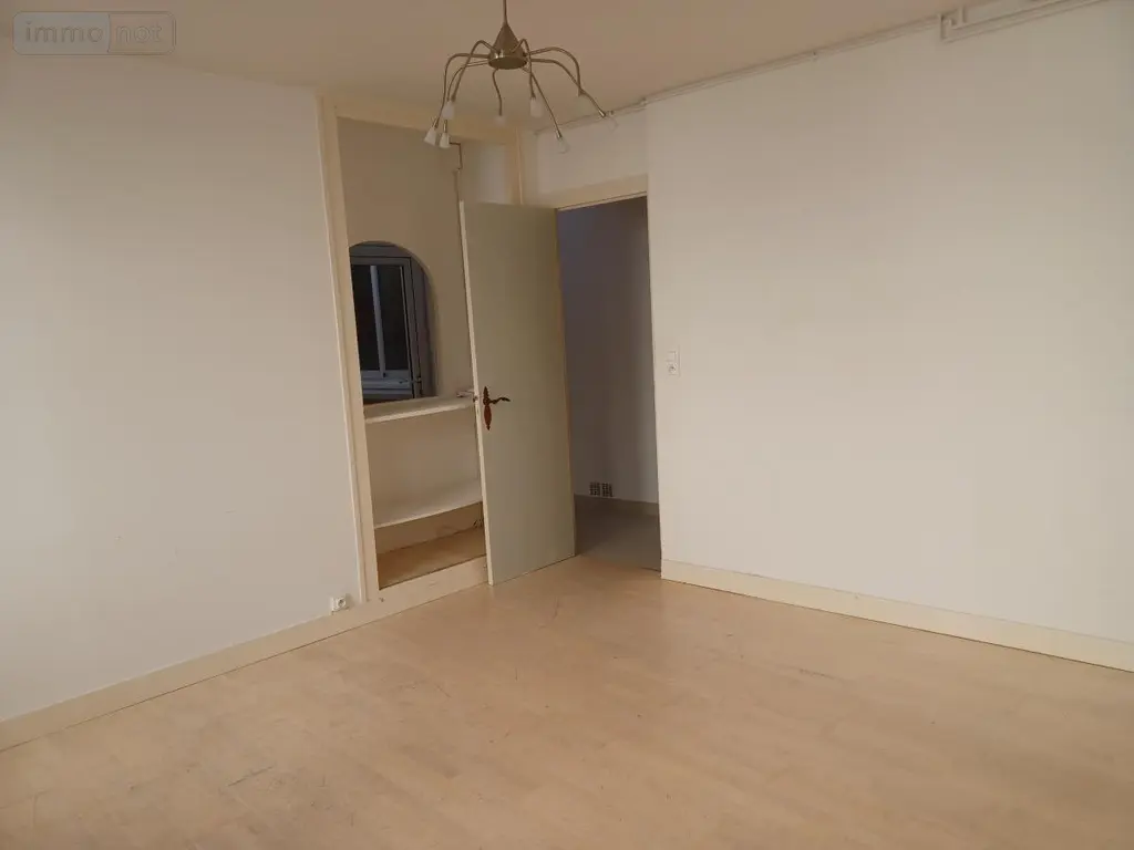 Immeuble de rapport a vendre L'Île-Bouchard 37220 Indre-et-Loire 37 144 m2 188800 euros 37094-26 004