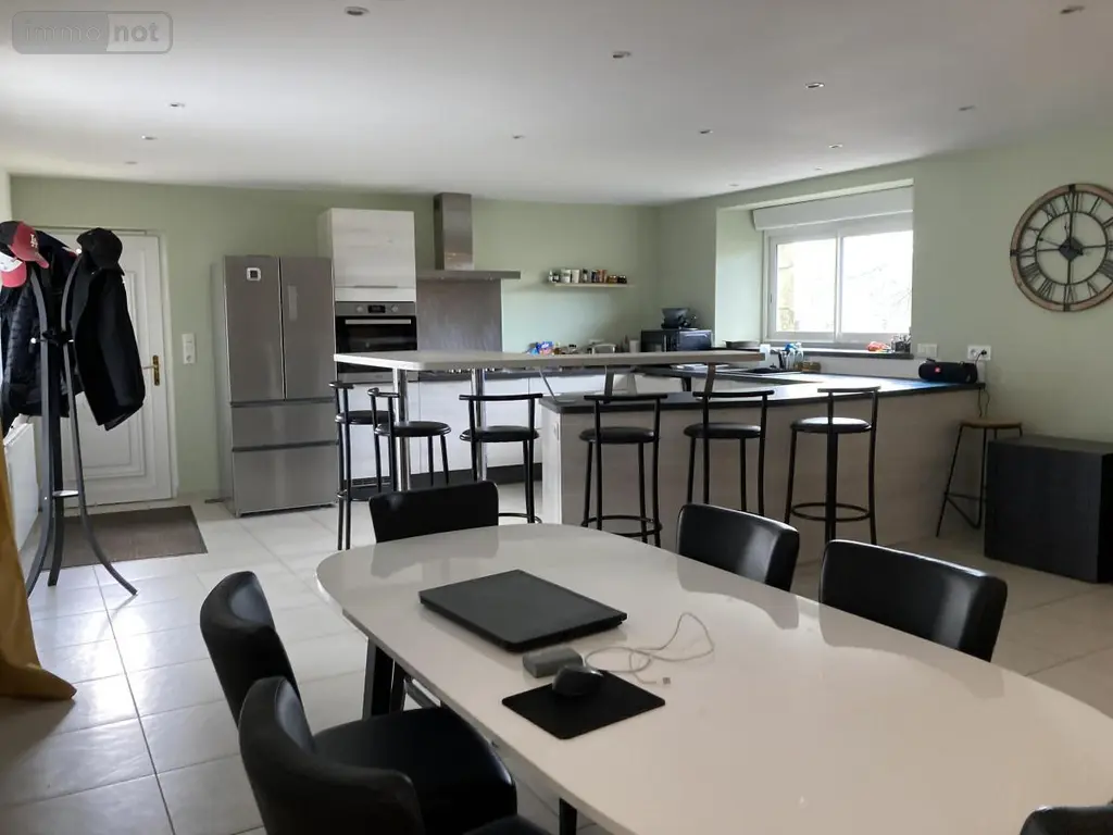 Immeuble de rapport a vendre Camors 56330 Morbihan 56 188 m2 467640 euros 56064-1344 004