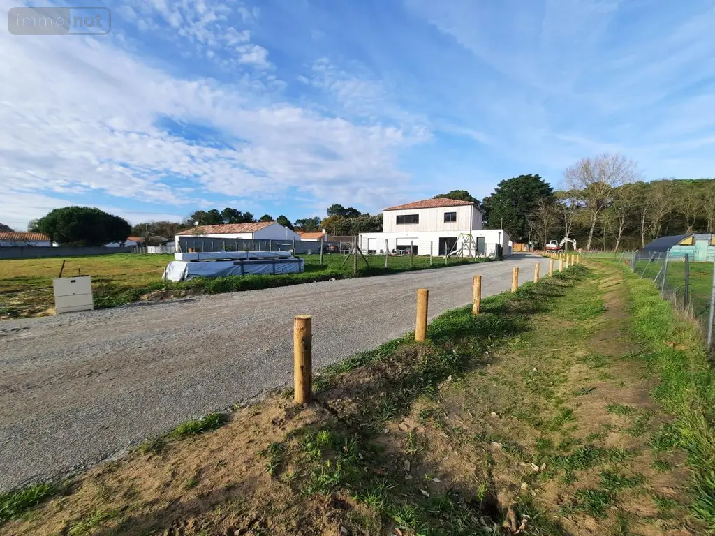 Terrain a batir a vendre Saint-Hilaire-de-Riez 85270 Vendée 85 214760 euros 85091-5170 004