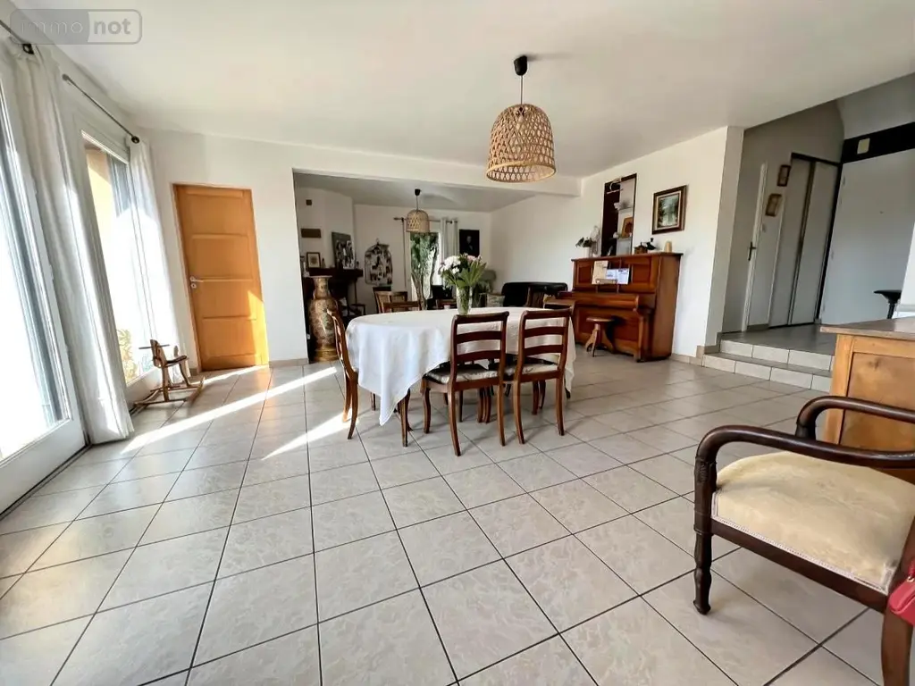 Maison a vendre Châteaugiron 35410 Ille-et-Vilaine 35 150 m2 7 pièces 389700 euros 35018-802 004
