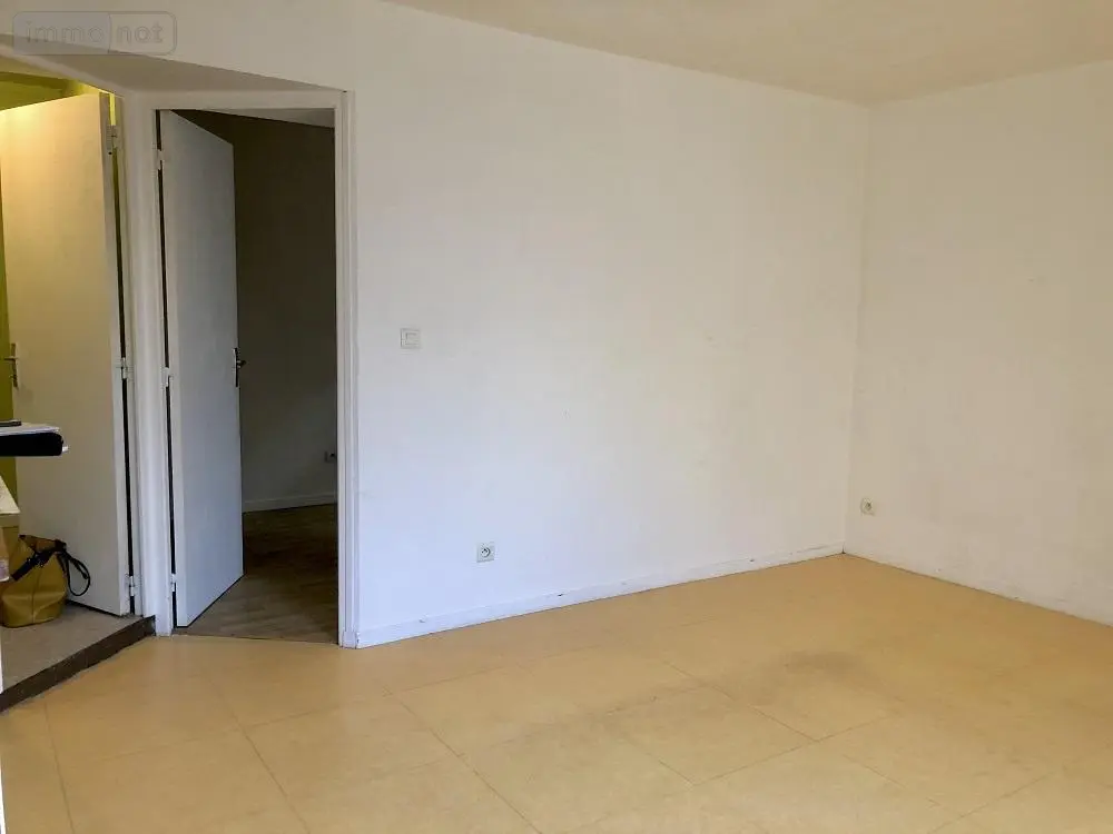 Immeuble de rapport a vendre Crosmières 72200 Sarthe 72 114 m2 105000 euros 72068-2121 005