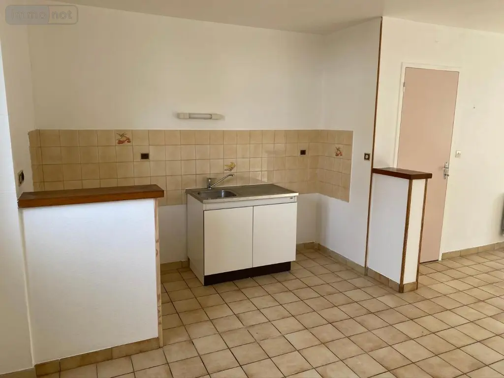 Location maison Évron 53150 Mayenne 53 44 m2 2 pièces 370 euros 53078-L167 003