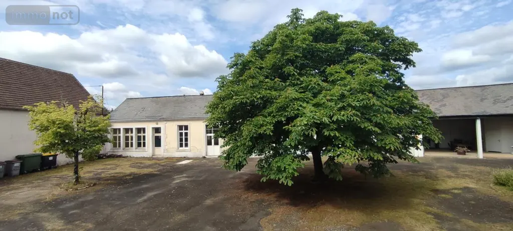 Immeuble de rapport a vendre Marigné-Laillé 72220 Sarthe 72 1557 m2 928372 euros 72010-1803 012