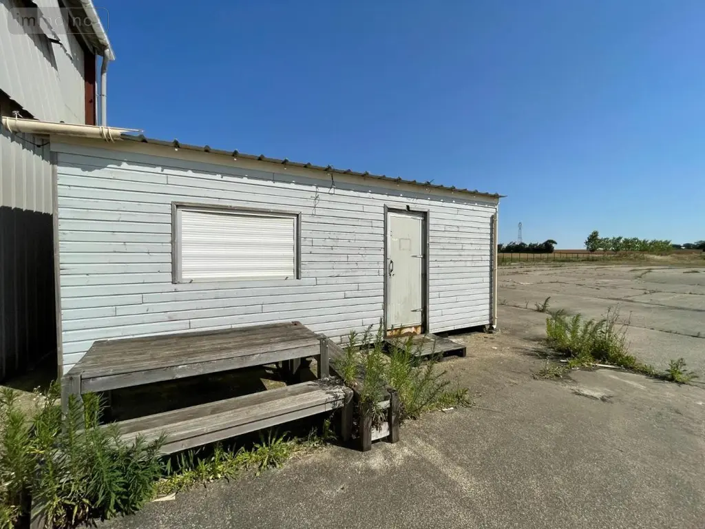 Fonds et murs commerciaux a vendre Saint-Jean-de-Liversay 17170 Charente-Maritime 17 4000 m2 3090000 euros 17015-504 009