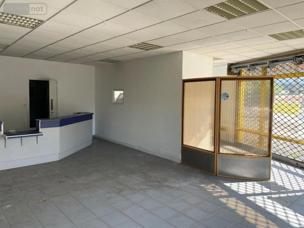 Garage et parking a vendre Port-Louis 56290 Morbihan 56 367 m2 280000 euros 56039-1269 007