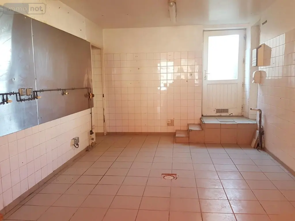 Fonds et murs commerciaux a vendre Gourin 56110 Morbihan 56 200 m2 131102 euros 56071-2677 007