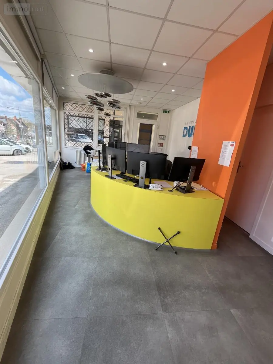 Fonds et murs commerciaux a vendre Dole 39100 Jura 39 487 m2 330000 euros 39033-2534 002