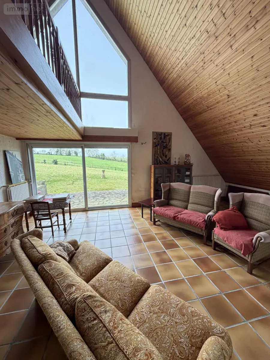 Maison a vendre Montrevault-sur-Èvre 49600 Maine-et-Loire 49 250 m2 9 pièces 354900 euros 49055-89 010