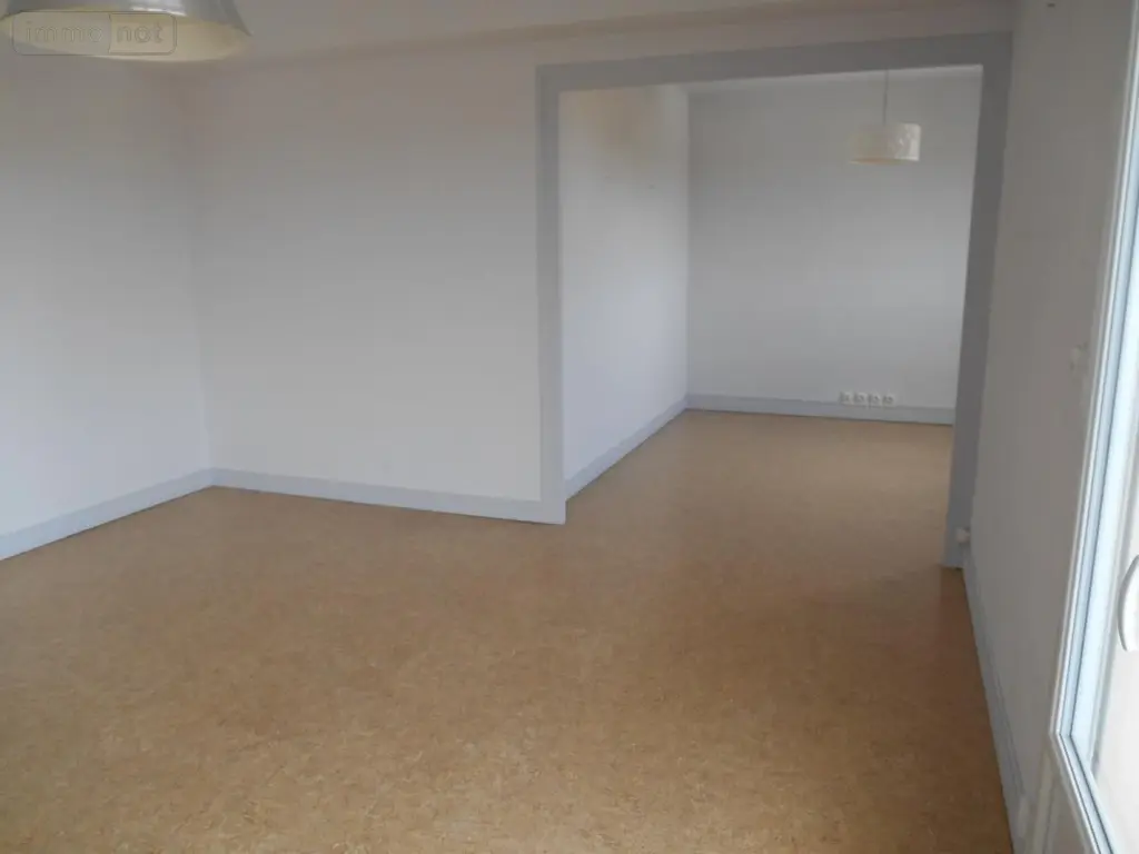 Location appartement Bourg-en-Bresse 01000 Ain 01 62 m2 3 pièces 800 euros 01083-L140 007