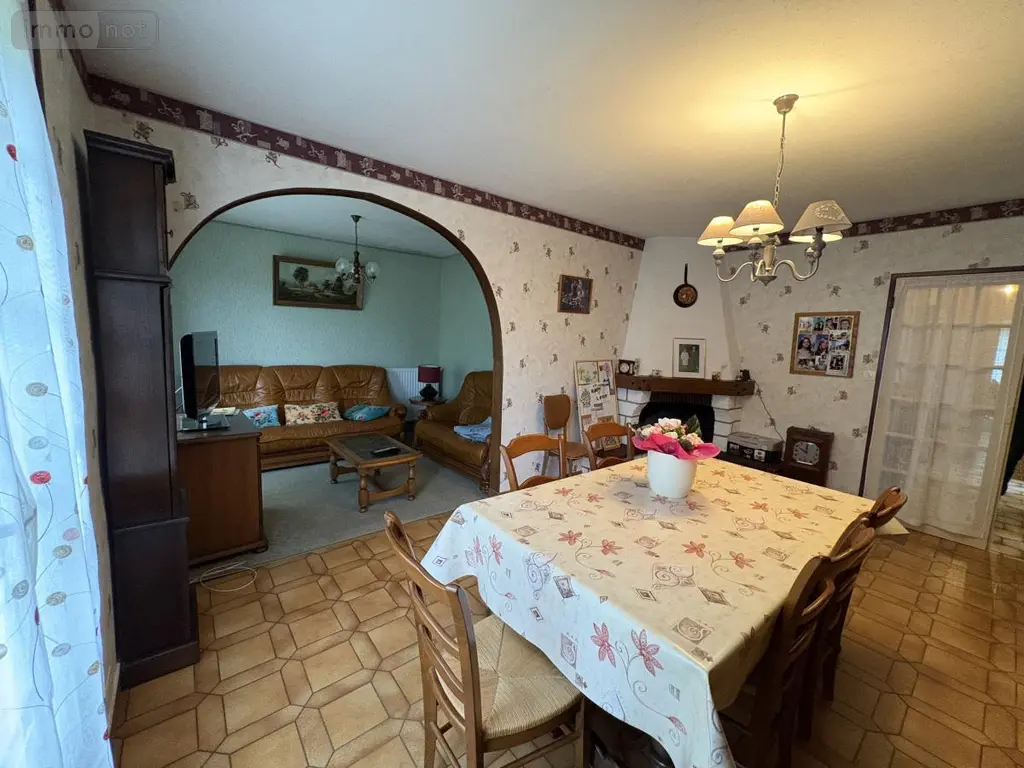 Maison a vendre Saint-Barthélemy-d'Anjou 49124 Maine-et-Loire 49 126 m2 7 pièces 345840 euros 49012-2135 004