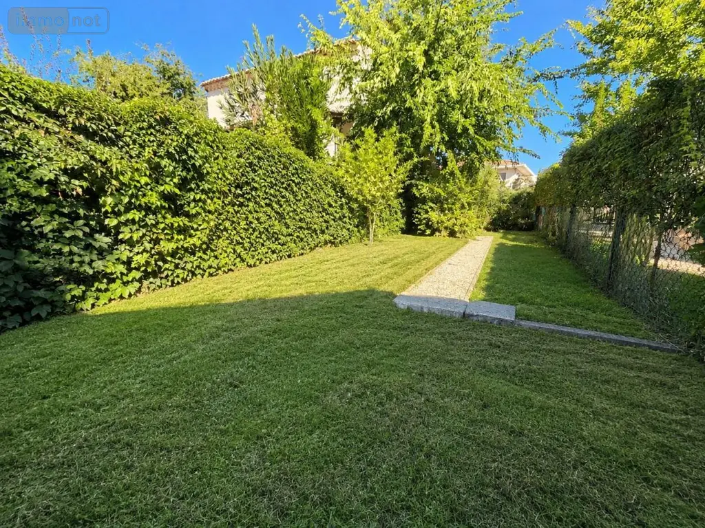Fonds et murs commerciaux a vendre Saint-Paul-Trois-Châteaux 26130 Drôme 26 163 m2 199500 euros 26060-869 002