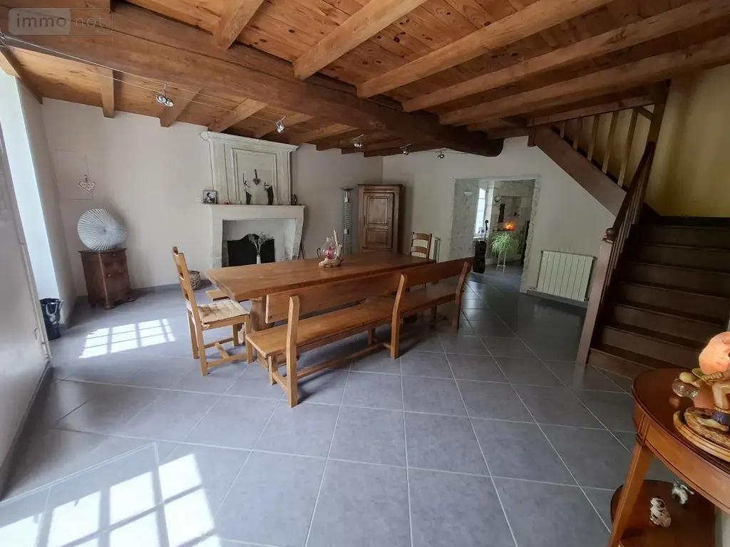Maison a vendre Saintes 17100 Charente-Maritime 17 405 m2 11 pièces 475000 euros 17111-738 018