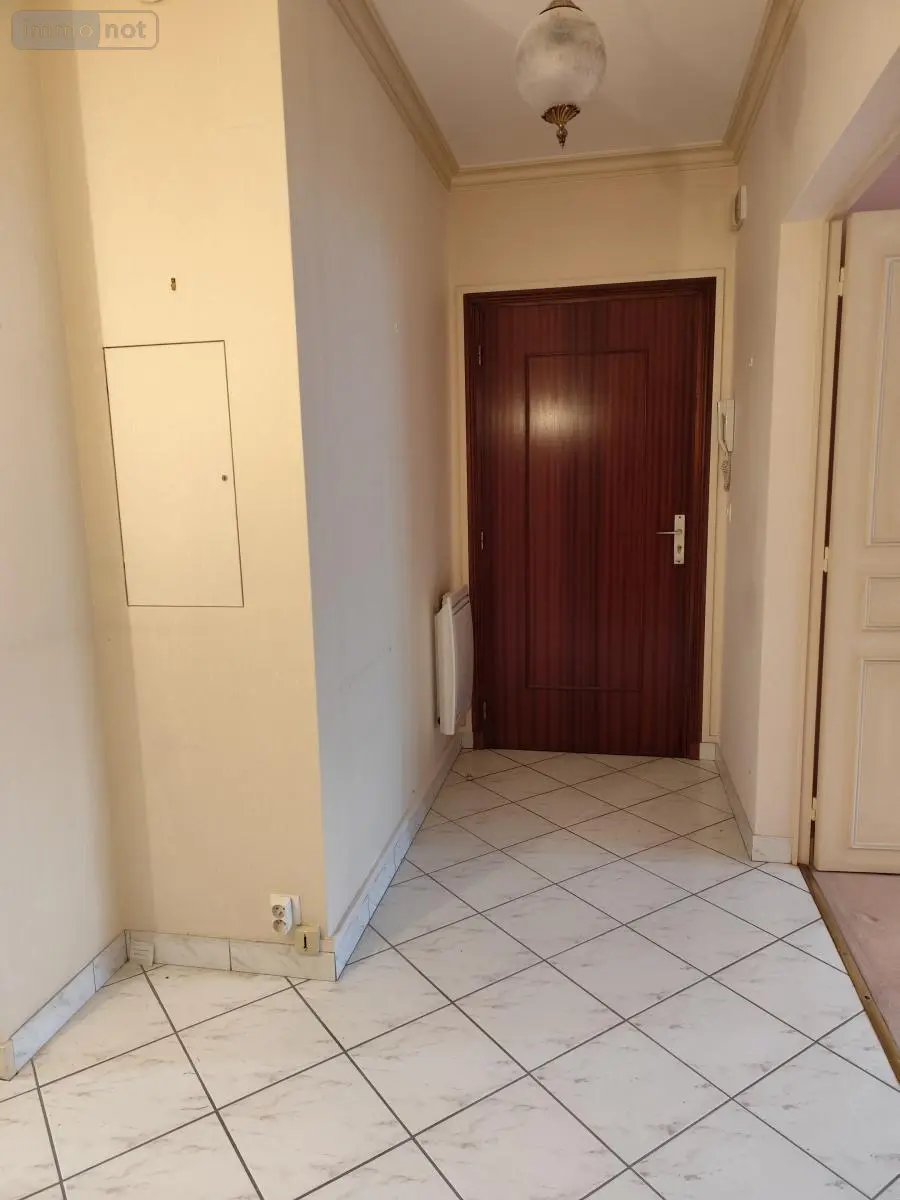 Location appartement Montargis 45200 Loiret 45 66 m2 2 pièces 685 euros 45052-L300 002