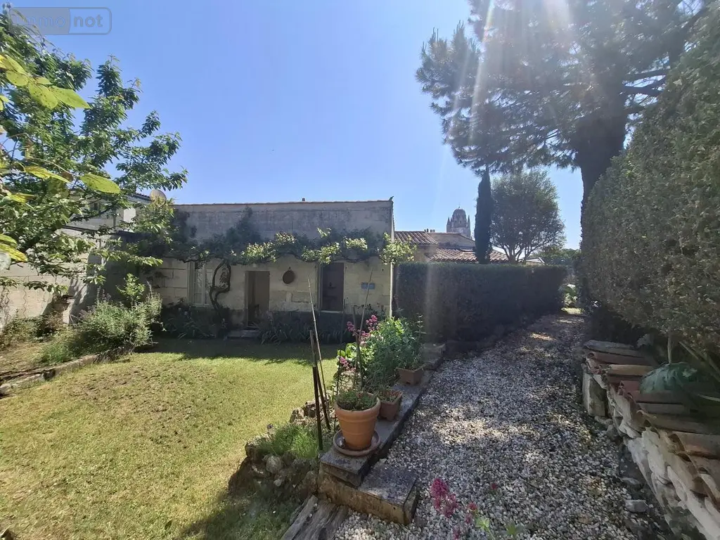 Maison a vendre Saintes 17100 Charente-Maritime 17 350 m2 13 pièces 988000 euros 17111-674 035